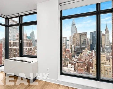 East 34th Street - Photo Thumbnail 1