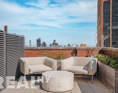 East 34th Street - Photo Thumbnail 10