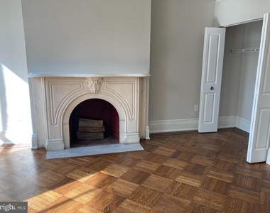 10 Chase Street E - Photo Thumbnail 6