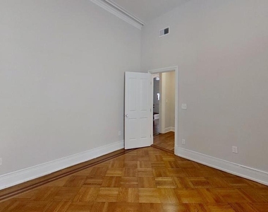 10 Chase Street E - Photo Thumbnail 44