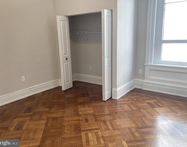 10 Chase Street E - Photo Thumbnail 5