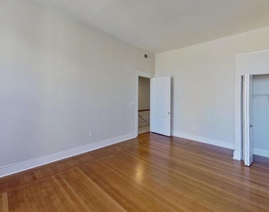 10 Chase Street E - Photo Thumbnail 46