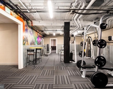 301 N Charles Street - Photo Thumbnail 27