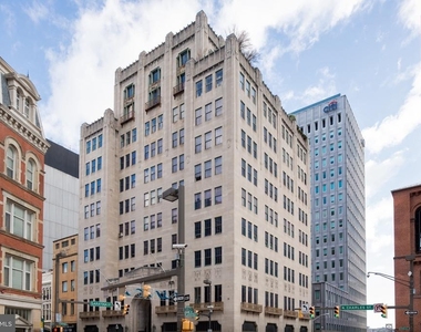 301 N Charles Street - Photo Thumbnail 3