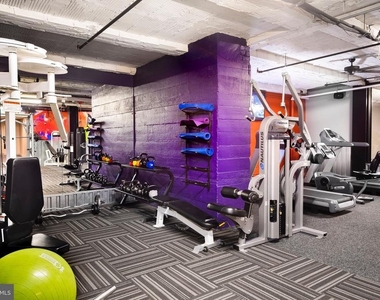 301 N Charles Street - Photo Thumbnail 25