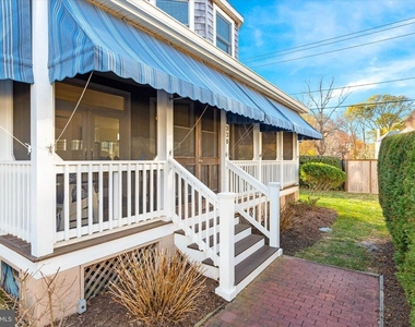 330 Garfield Parkway - Photo Thumbnail 11