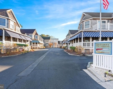 330 Garfield Parkway - Photo Thumbnail 8