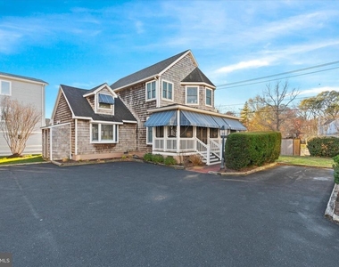 330 Garfield Parkway - Photo Thumbnail 9