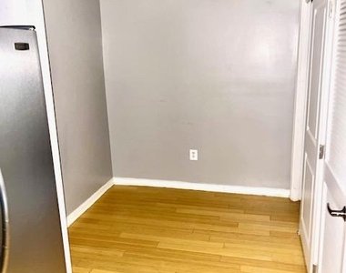 1108 Columbia Road Nw - Photo Thumbnail 4
