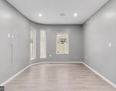756 Park Road Nw - Photo Thumbnail 4