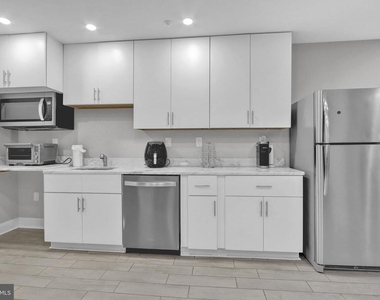 1167 Morse Street Ne - Photo Thumbnail 8