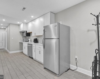 1167 Morse Street Ne - Photo Thumbnail 6