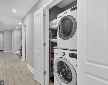 1167 Morse Street Ne - Photo Thumbnail 15