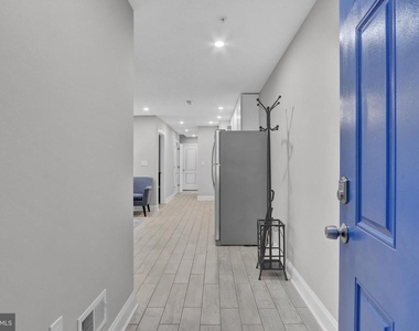 1167 Morse Street Ne - Photo Thumbnail 2