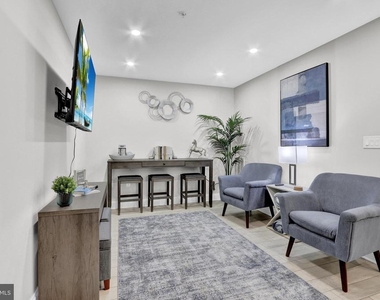 1167 Morse Street Ne - Photo Thumbnail 5