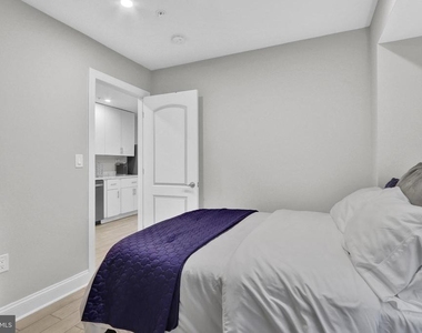 1167 Morse Street Ne - Photo Thumbnail 9