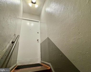 1858 Kendall Street Ne - Photo Thumbnail 2