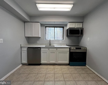 4930 Eads Place Ne - Photo Thumbnail 5