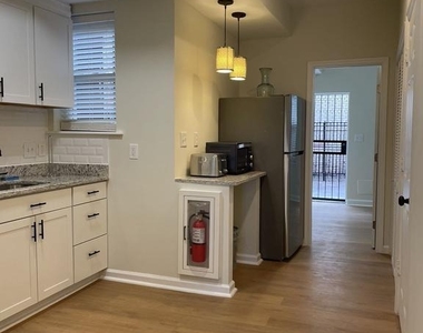 4 Hanover Place Nw - Photo Thumbnail 3