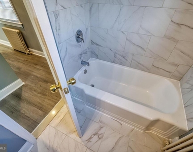 400 Douglas Street Ne - Photo Thumbnail 8
