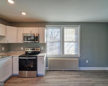 400 Douglas Street Ne - Photo Thumbnail 5