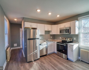 400 Douglas Street Ne - Photo Thumbnail 3