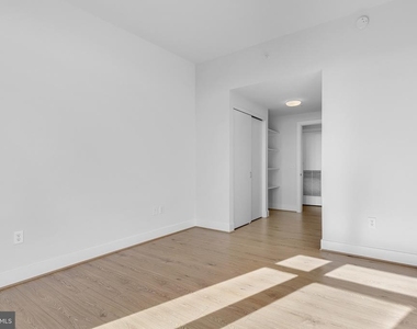 880 New Jersey Avenue Se - Photo Thumbnail 7