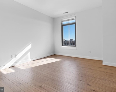 880 New Jersey Avenue Se - Photo Thumbnail 5