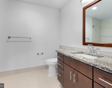 880 New Jersey Avenue Se - Photo Thumbnail 4