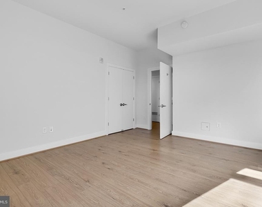 880 New Jersey Avenue Se - Photo Thumbnail 6