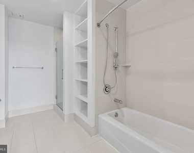 880 New Jersey Avenue Se - Photo Thumbnail 9