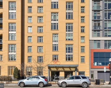 880 New Jersey Avenue Se - Photo Thumbnail 1