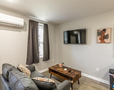 1329 Riverdale Dr - Photo Thumbnail 6