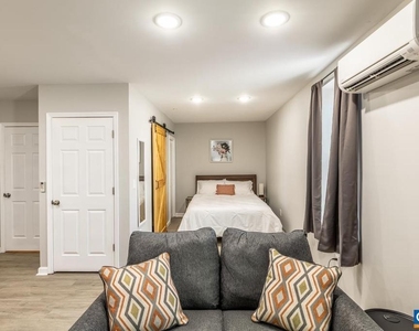 1329 Riverdale Dr - Photo Thumbnail 7