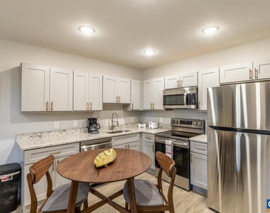 1329 Riverdale Dr - Photo Thumbnail 2