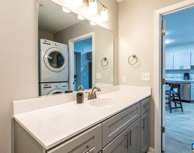 1329 Riverdale Dr - Photo Thumbnail 15