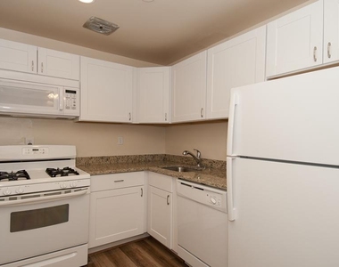 10401 46th Avenue - Photo Thumbnail 6