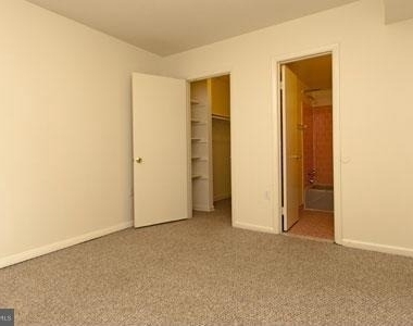 10401 46th Avenue - Photo Thumbnail 13