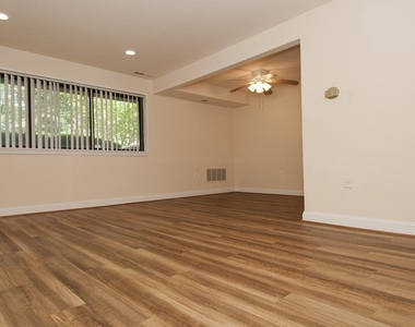 10401 46th Avenue - Photo Thumbnail 21