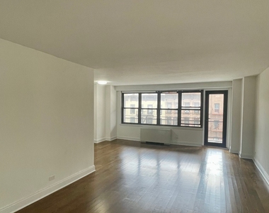 240 E 82nd Street - Photo Thumbnail 5