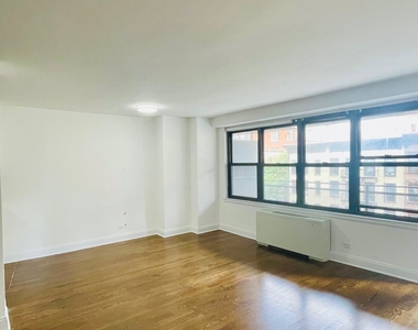 240 E 82nd Street - Photo Thumbnail 4