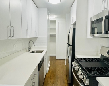 240 E 82nd Street - Photo Thumbnail 2