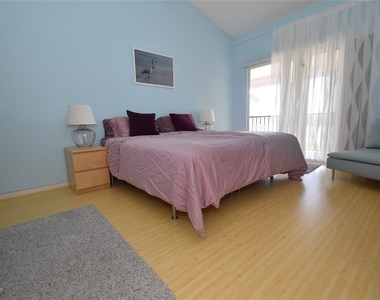 1512 Pelican Point Drive - Photo Thumbnail 16