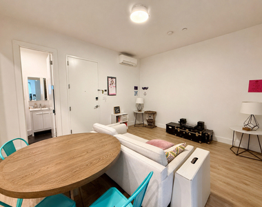 3206 Glenwood Road - Photo Thumbnail 7