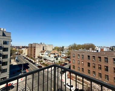 3206 Glenwood Road - Photo Thumbnail 9