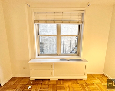 Bleecker Street - Photo Thumbnail 6