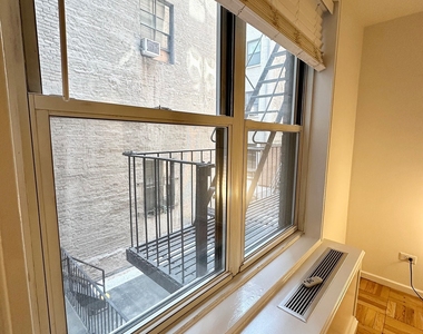 Bleecker Street - Photo Thumbnail 8