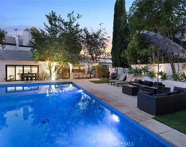 1447 N Kings Road - Photo Thumbnail 35