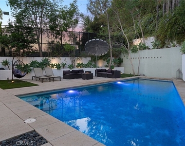 1447 N Kings Road - Photo Thumbnail 38