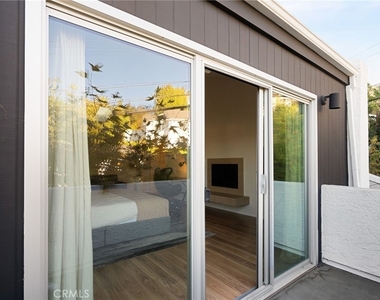 1447 N Kings Road - Photo Thumbnail 17